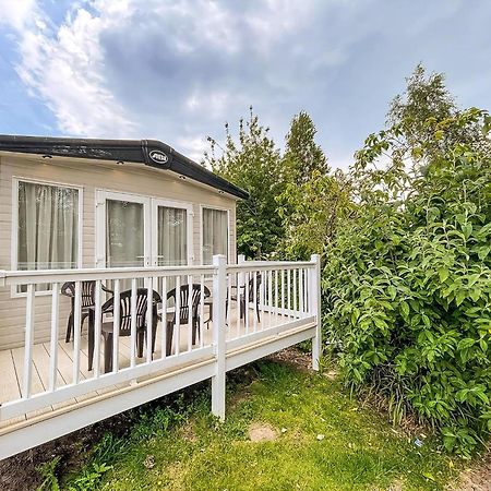 Beautiful 6 Berth Caravan With Decking At Southview Holiday Park Ref 33024O Hotel Skegness Exterior photo