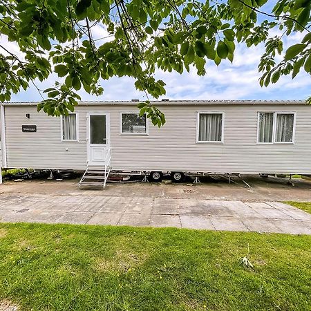 Beautiful 6 Berth Caravan With Decking At Southview Holiday Park Ref 33024O Hotel Skegness Exterior photo