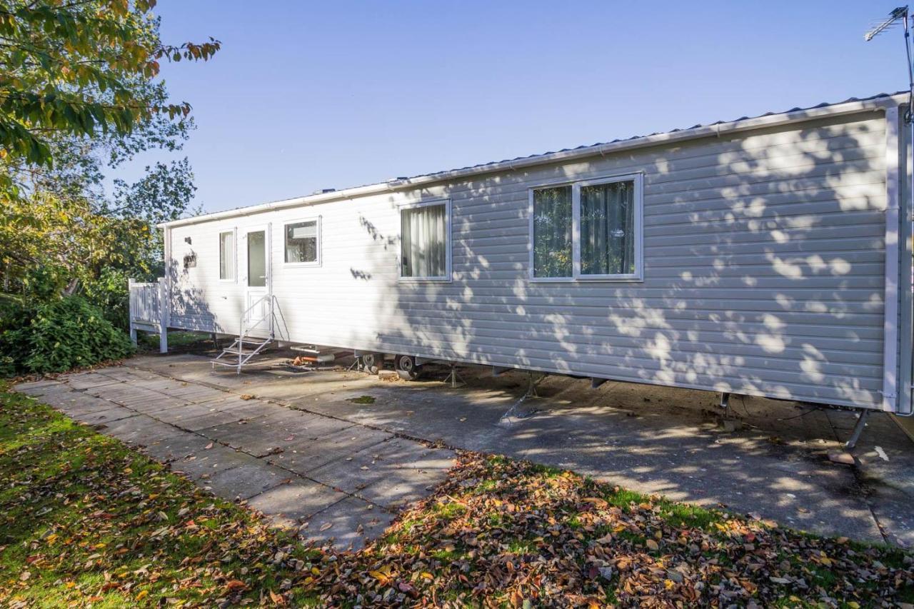 Beautiful 6 Berth Caravan With Decking At Southview Holiday Park Ref 33024O Hotel Skegness Exterior photo