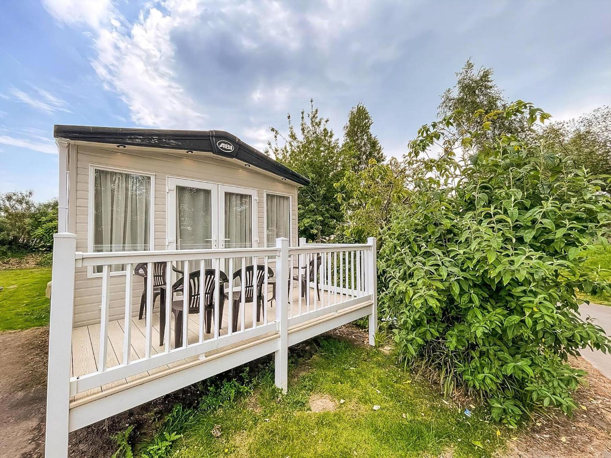 Beautiful 6 Berth Caravan With Decking At Southview Holiday Park Ref 33024O Hotel Skegness Exterior photo