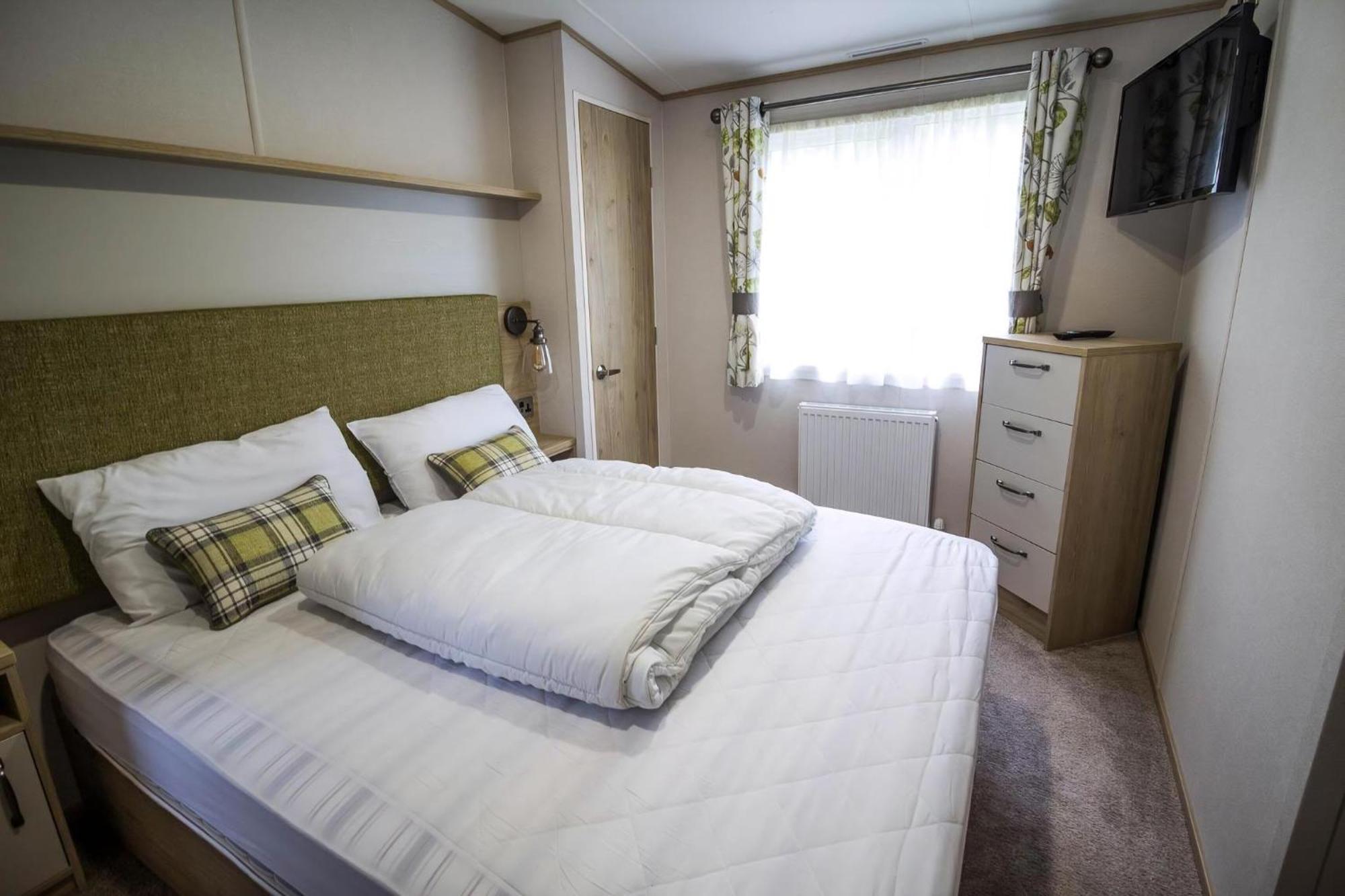 Beautiful 6 Berth Caravan With Decking At Southview Holiday Park Ref 33024O Hotel Skegness Exterior photo